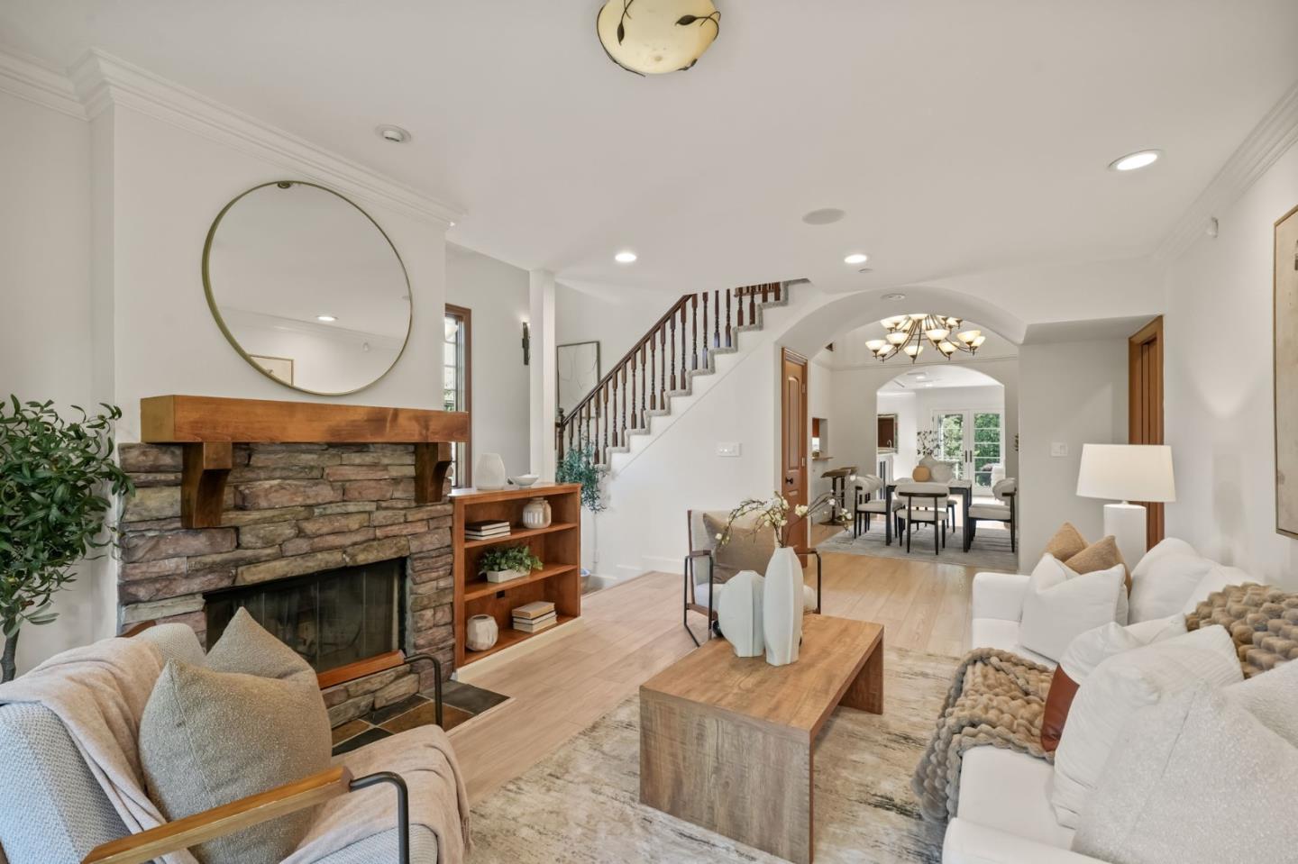 Detail Gallery Image 5 of 44 For 216 Bloomfield Rd, Burlingame,  CA 94010 - 5 Beds | 4 Baths