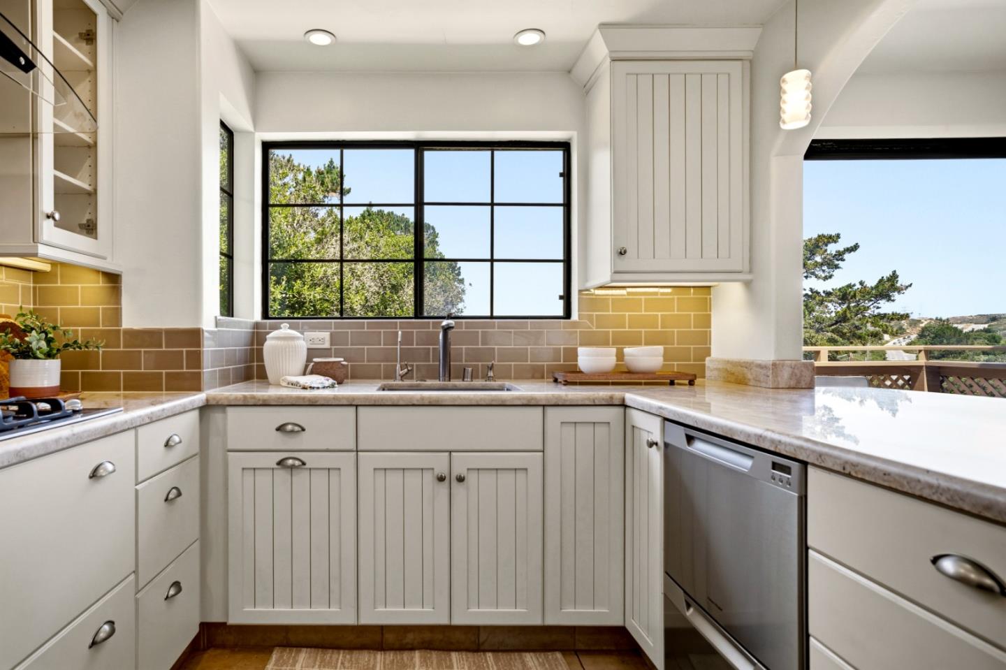 Detail Gallery Image 9 of 20 For 112 Quail Run Ct, Monterey,  CA 93940 - 2 Beds | 2 Baths