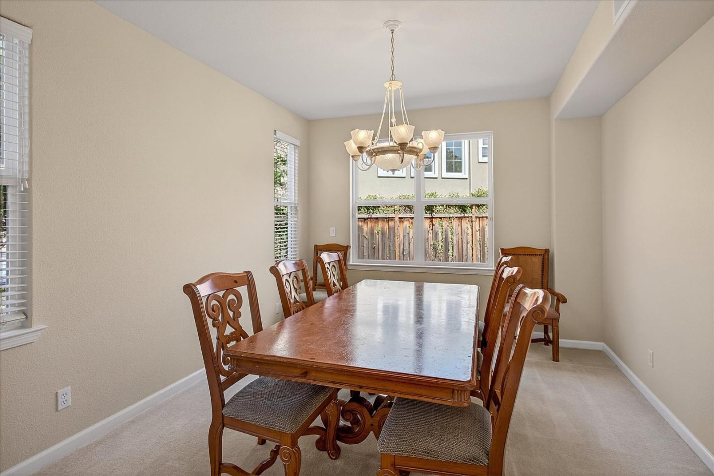 Detail Gallery Image 11 of 44 For 122 Piedmont Rd, Milpitas,  CA 95035 - 4 Beds | 3/1 Baths