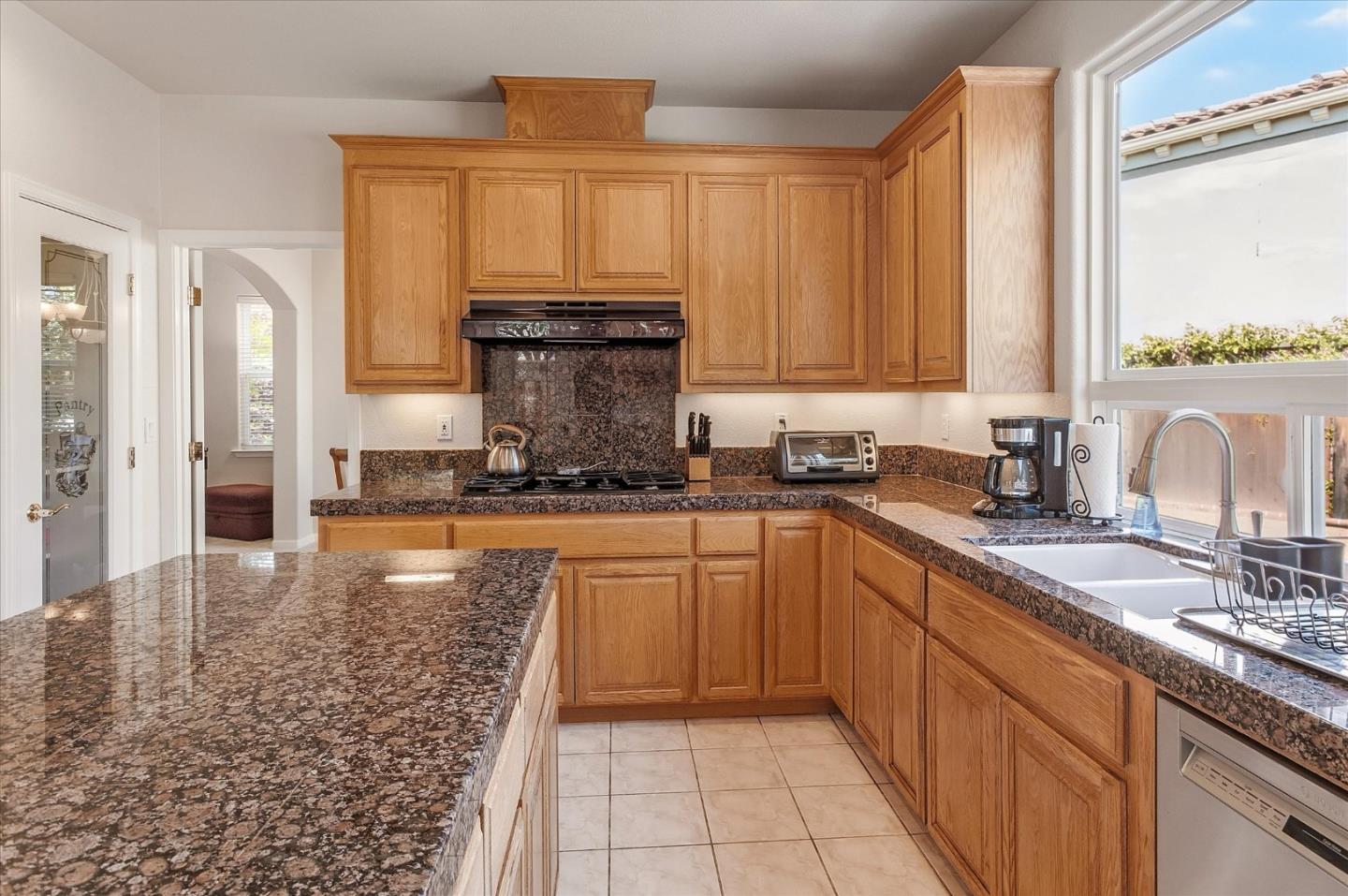 Detail Gallery Image 13 of 44 For 122 Piedmont Rd, Milpitas,  CA 95035 - 4 Beds | 3/1 Baths