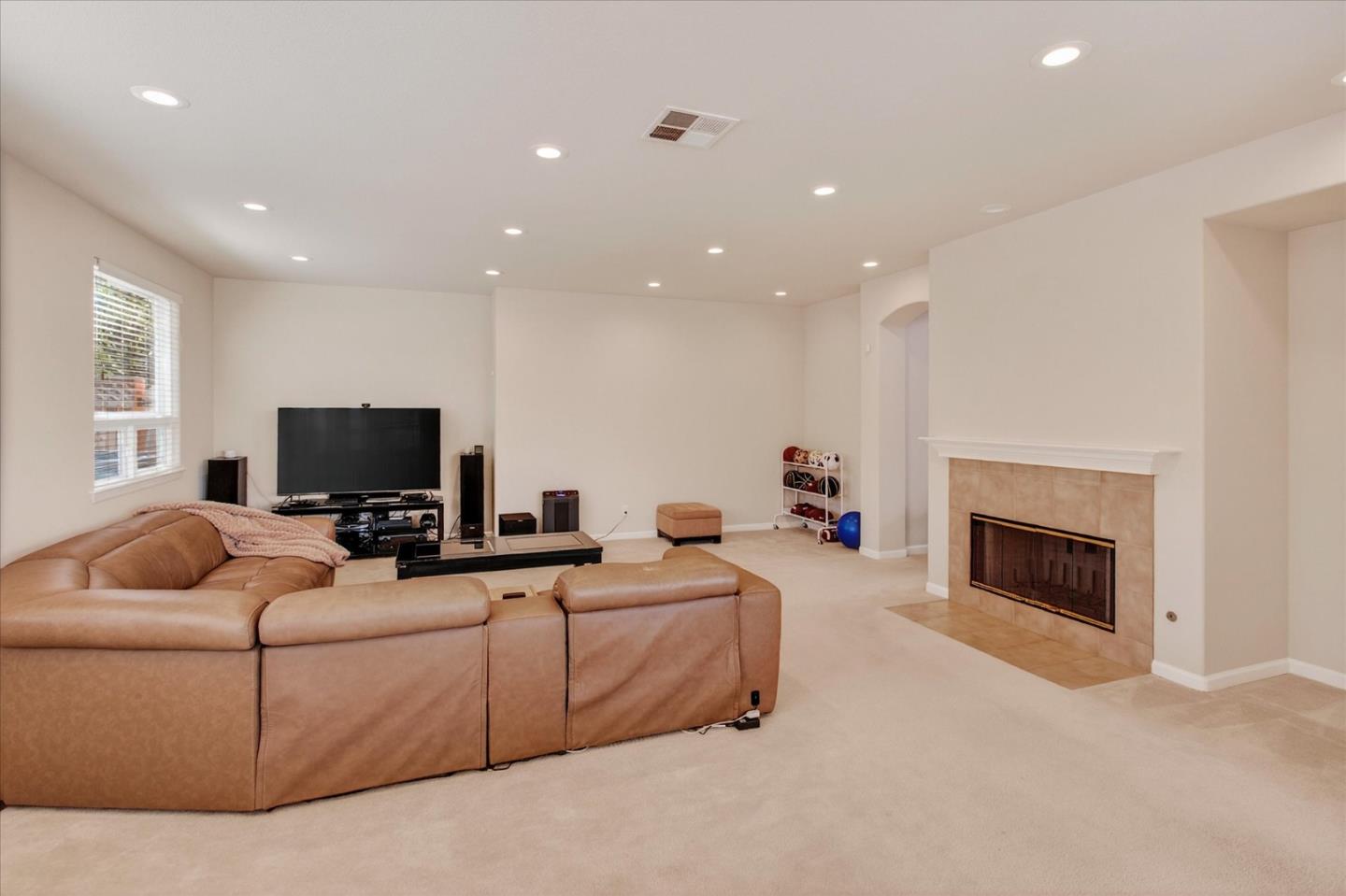 Detail Gallery Image 17 of 44 For 122 Piedmont Rd, Milpitas,  CA 95035 - 4 Beds | 3/1 Baths