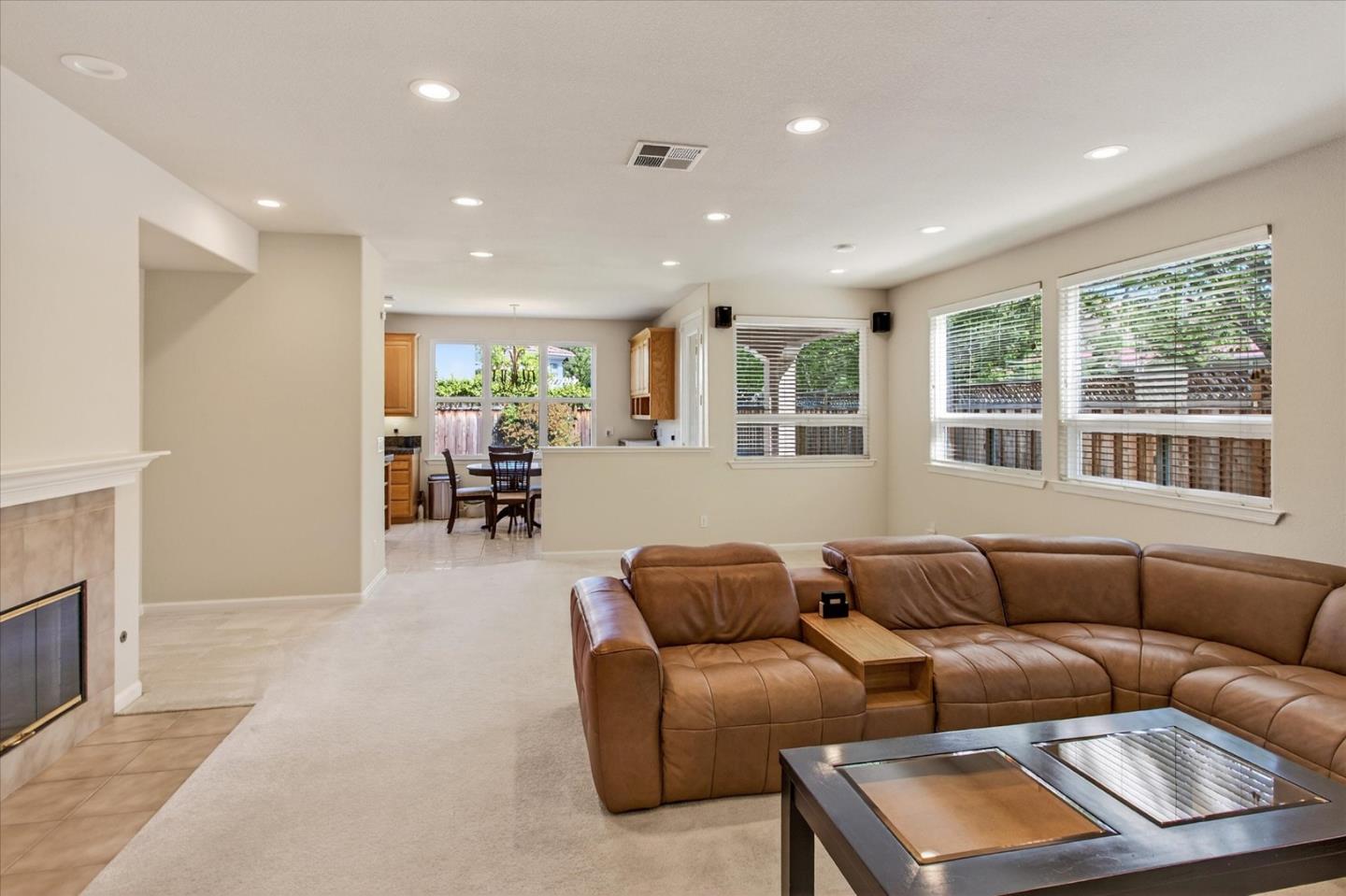 Detail Gallery Image 18 of 44 For 122 Piedmont Rd, Milpitas,  CA 95035 - 4 Beds | 3/1 Baths