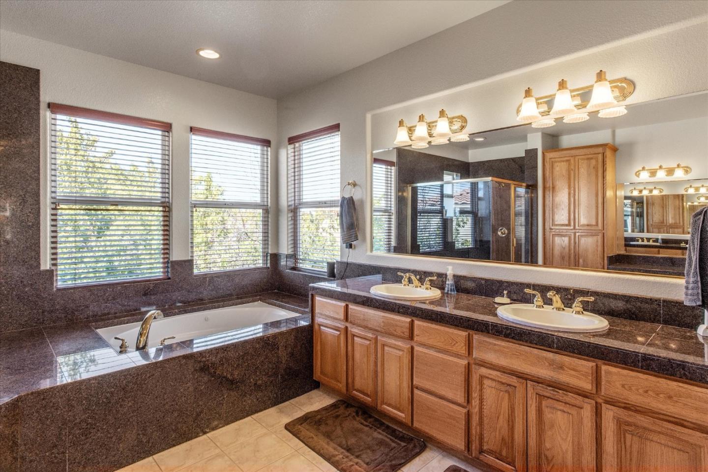 Detail Gallery Image 22 of 44 For 122 Piedmont Rd, Milpitas,  CA 95035 - 4 Beds | 3/1 Baths