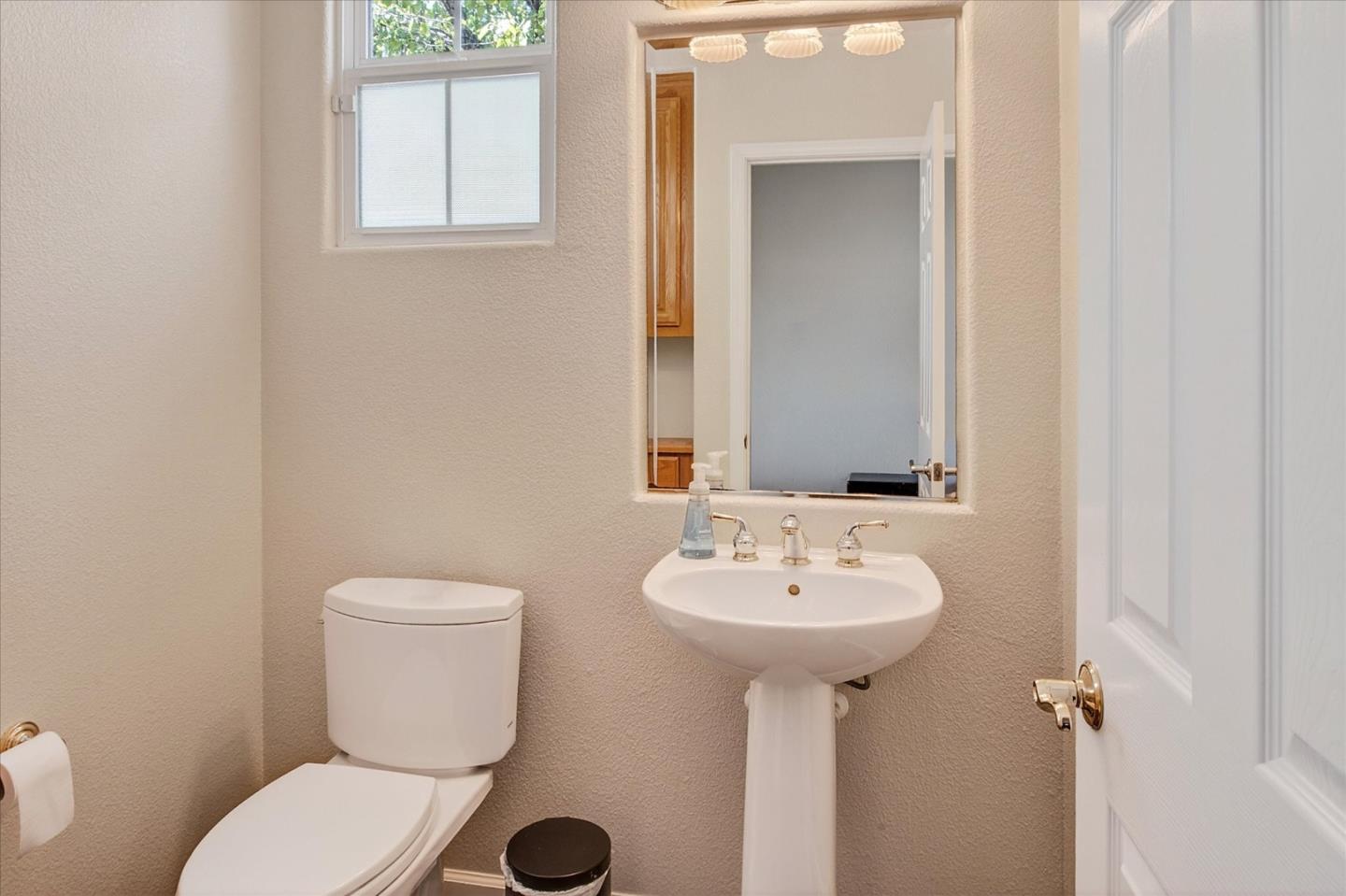 Detail Gallery Image 34 of 44 For 122 Piedmont Rd, Milpitas,  CA 95035 - 4 Beds | 3/1 Baths