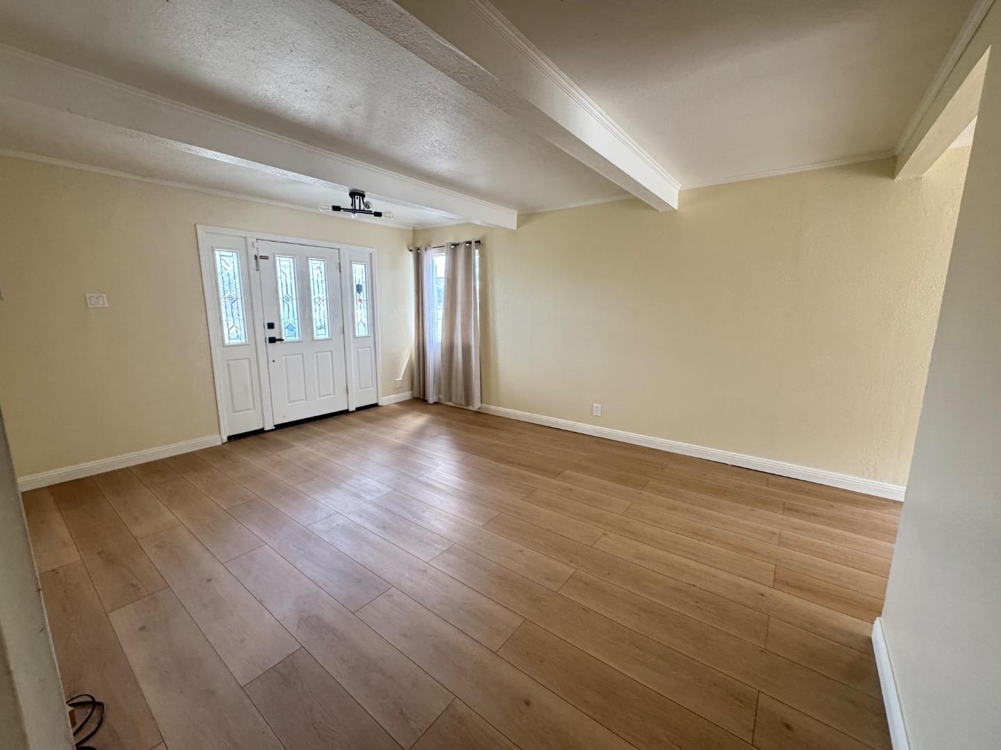 Detail Gallery Image 5 of 28 For 380 Montalvin Dr, San Pablo,  CA 94806 - 4 Beds | 2 Baths