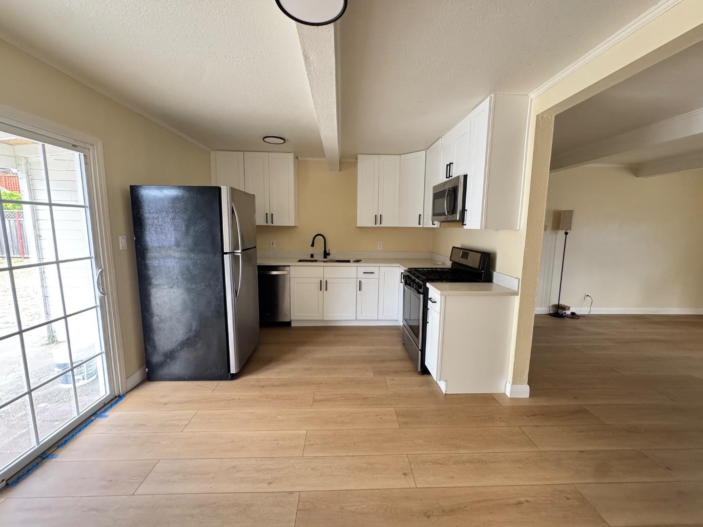 Detail Gallery Image 7 of 28 For 380 Montalvin Dr, San Pablo,  CA 94806 - 4 Beds | 2 Baths