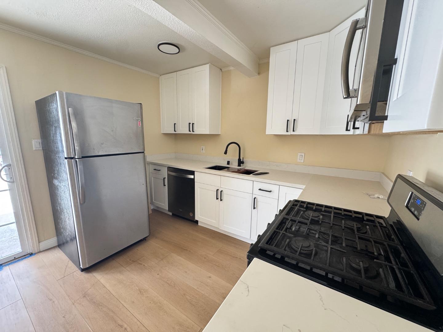 Detail Gallery Image 8 of 28 For 380 Montalvin Dr, San Pablo,  CA 94806 - 4 Beds | 2 Baths