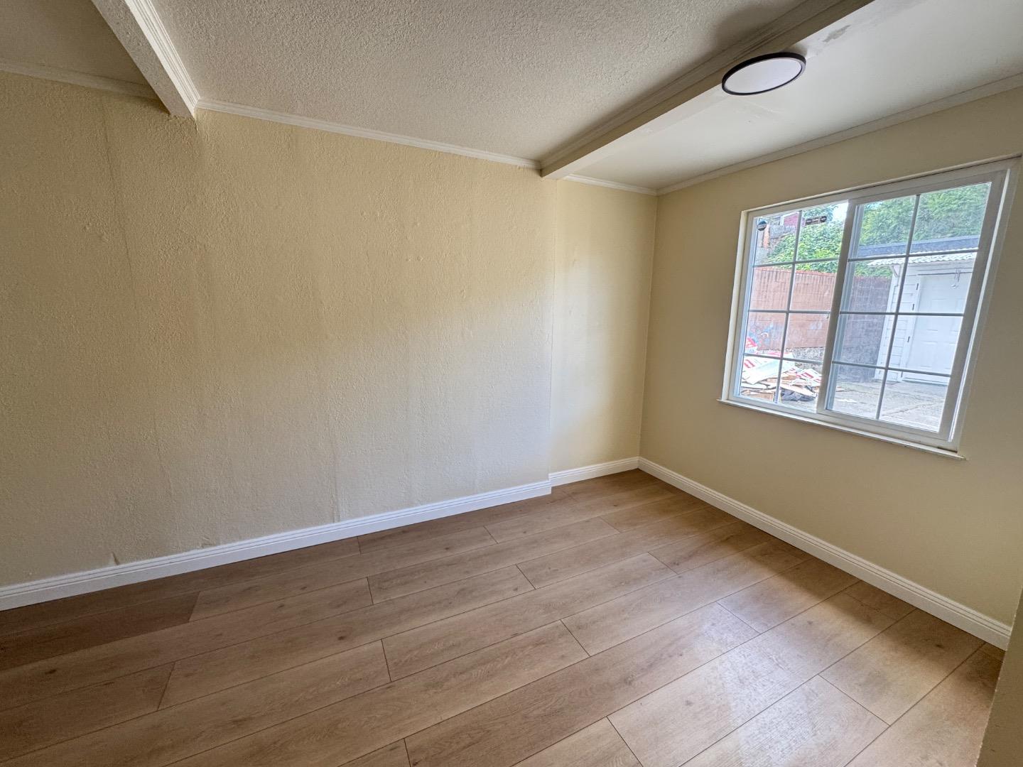 Detail Gallery Image 9 of 28 For 380 Montalvin Dr, San Pablo,  CA 94806 - 4 Beds | 2 Baths