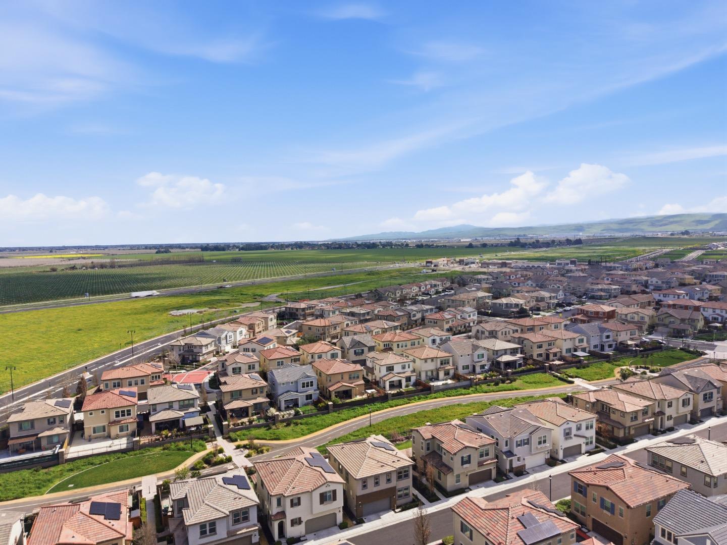 Detail Gallery Image 31 of 32 For 1122 S Morning Glory Dr, Mountain House,  CA 95391 - 4 Beds | 3 Baths