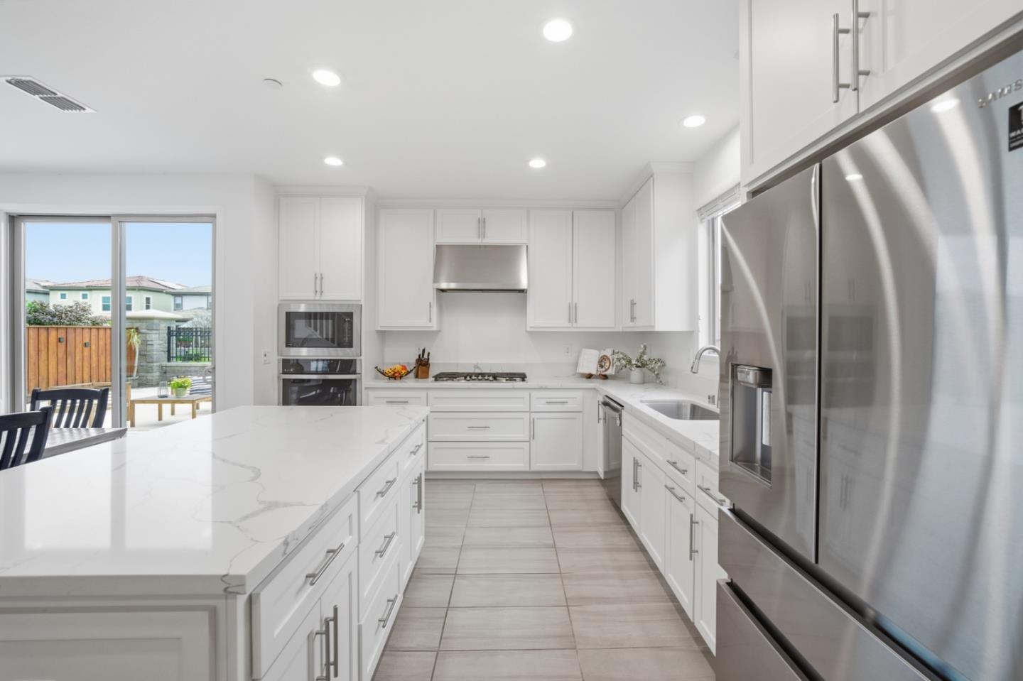 Detail Gallery Image 4 of 32 For 1122 S Morning Glory Dr, Mountain House,  CA 95391 - 4 Beds | 3 Baths