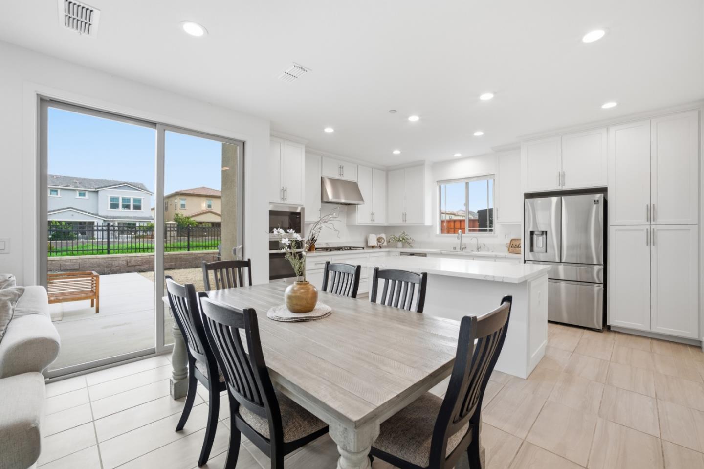 Detail Gallery Image 6 of 32 For 1122 S Morning Glory Dr, Mountain House,  CA 95391 - 4 Beds | 3 Baths