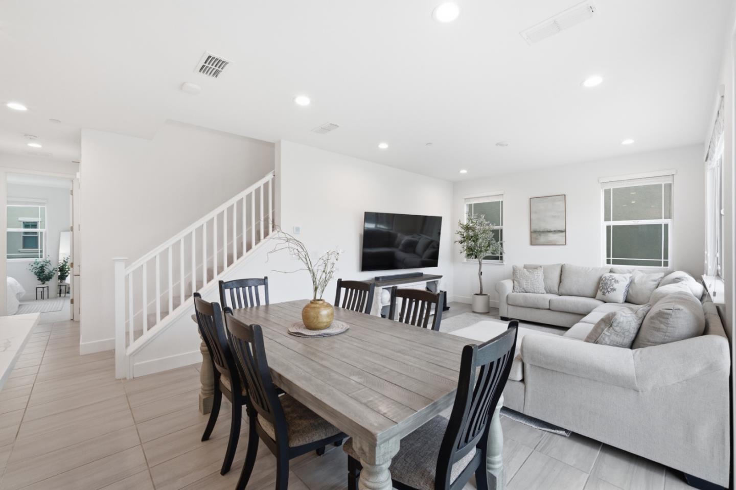 Detail Gallery Image 7 of 32 For 1122 S Morning Glory Dr, Mountain House,  CA 95391 - 4 Beds | 3 Baths