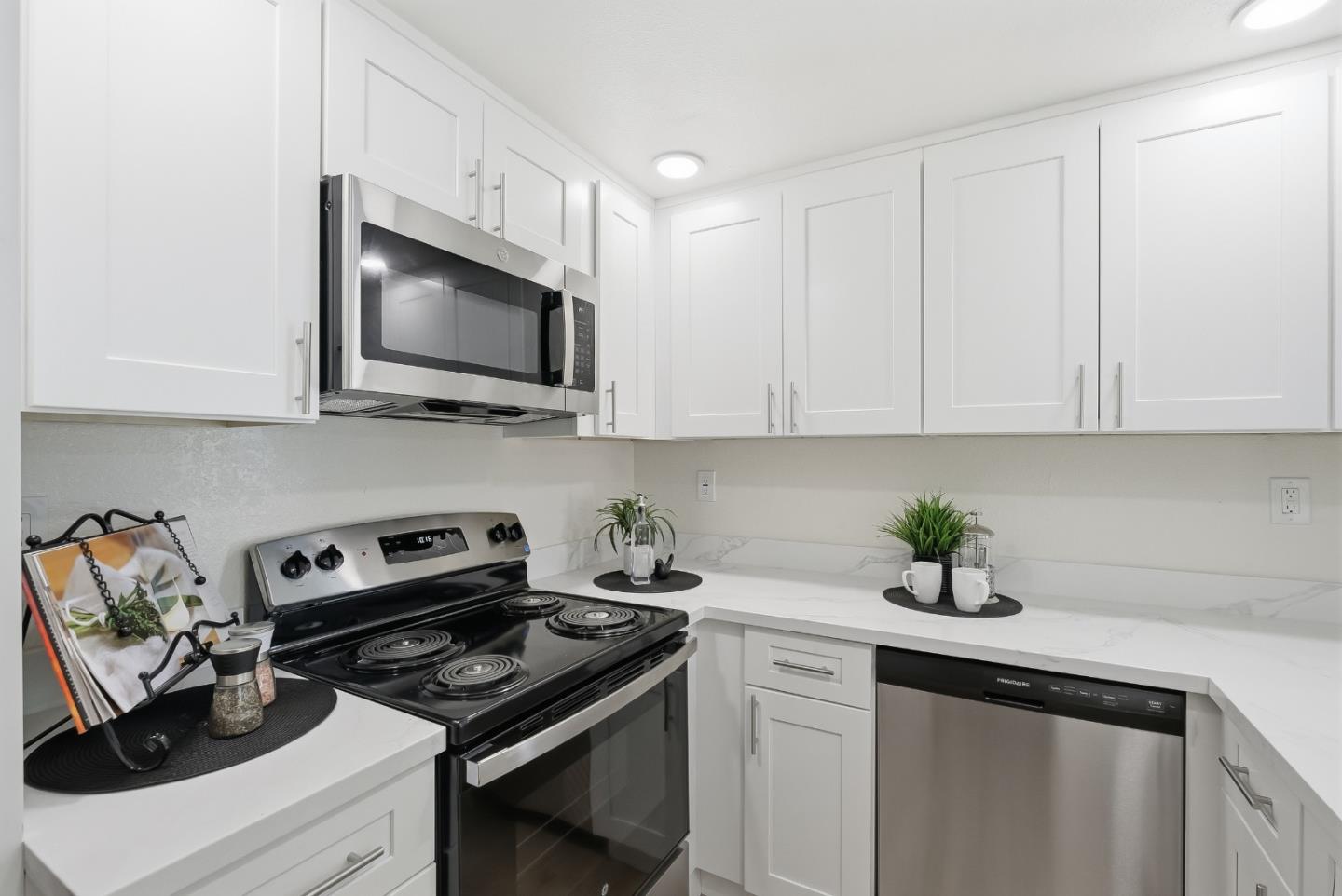 Photo #17: ML82043796 Listing: Photo #17