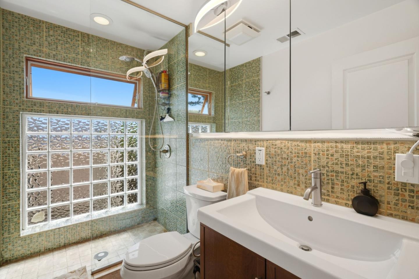 Detail Gallery Image 15 of 50 For 820 Humboldt Rd, Brisbane,  CA 94005 - 3 Beds | 2 Baths