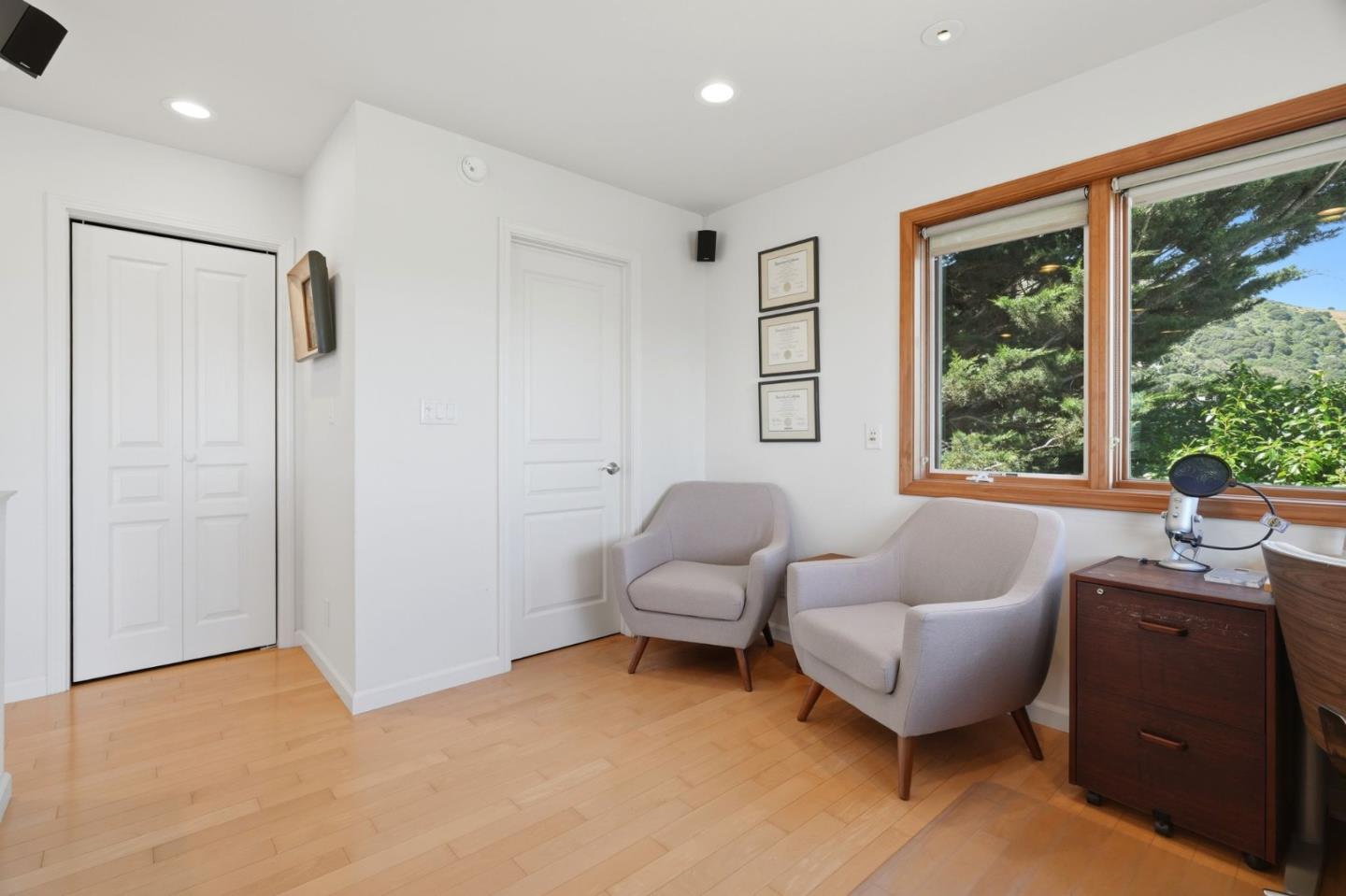 Detail Gallery Image 17 of 50 For 820 Humboldt Rd, Brisbane,  CA 94005 - 3 Beds | 2 Baths