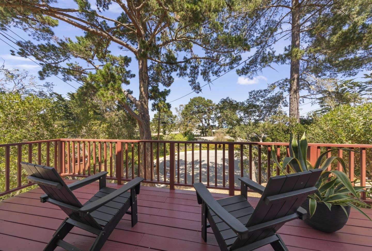 Detail Gallery Image 14 of 33 For 710 Woodcrest Ln, Monterey,  CA 93940 - 3 Beds | 2 Baths