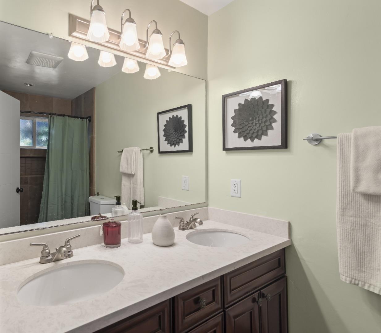 Detail Gallery Image 19 of 33 For 710 Woodcrest Ln, Monterey,  CA 93940 - 3 Beds | 2 Baths