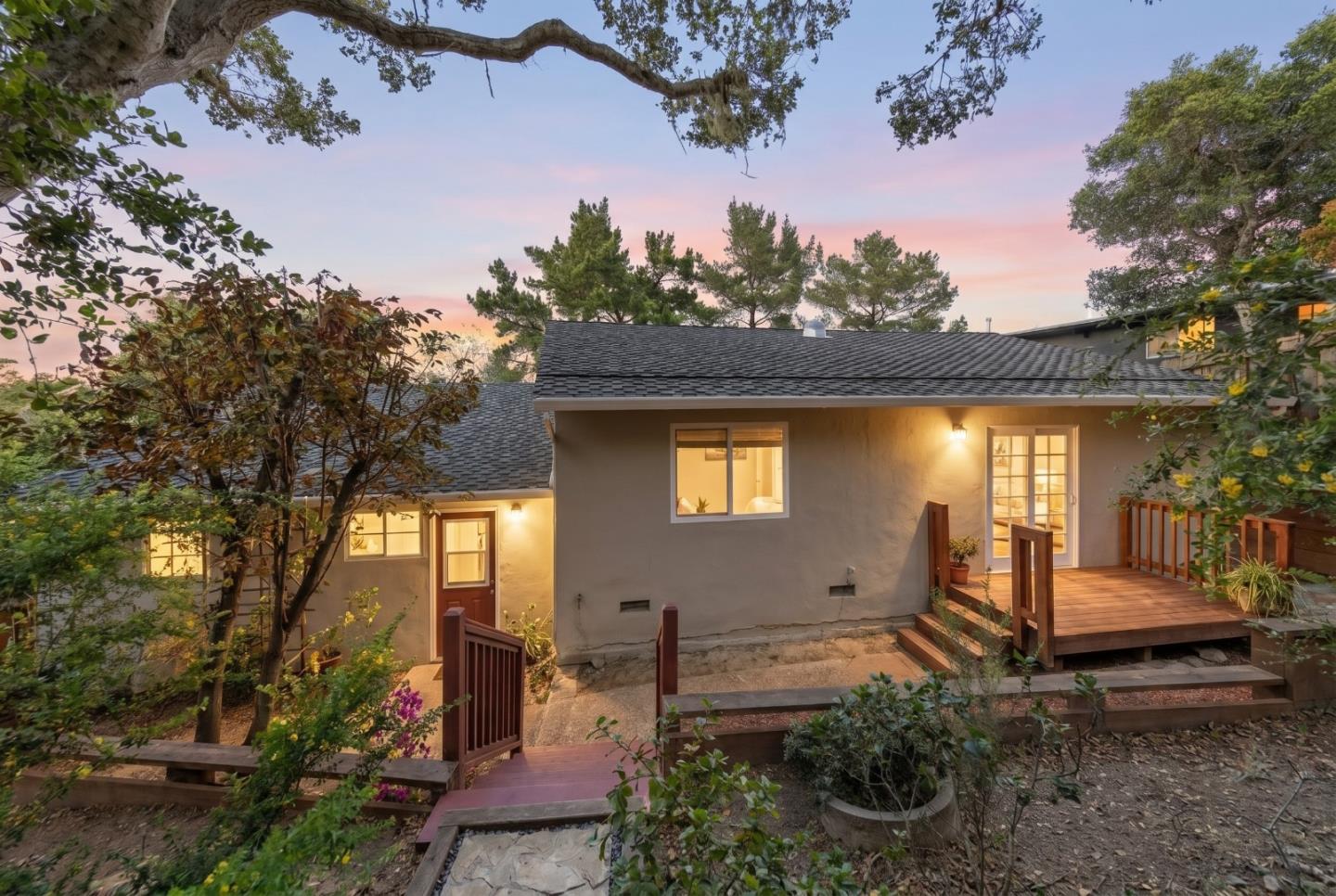 Detail Gallery Image 2 of 33 For 710 Woodcrest Ln, Monterey,  CA 93940 - 3 Beds | 2 Baths