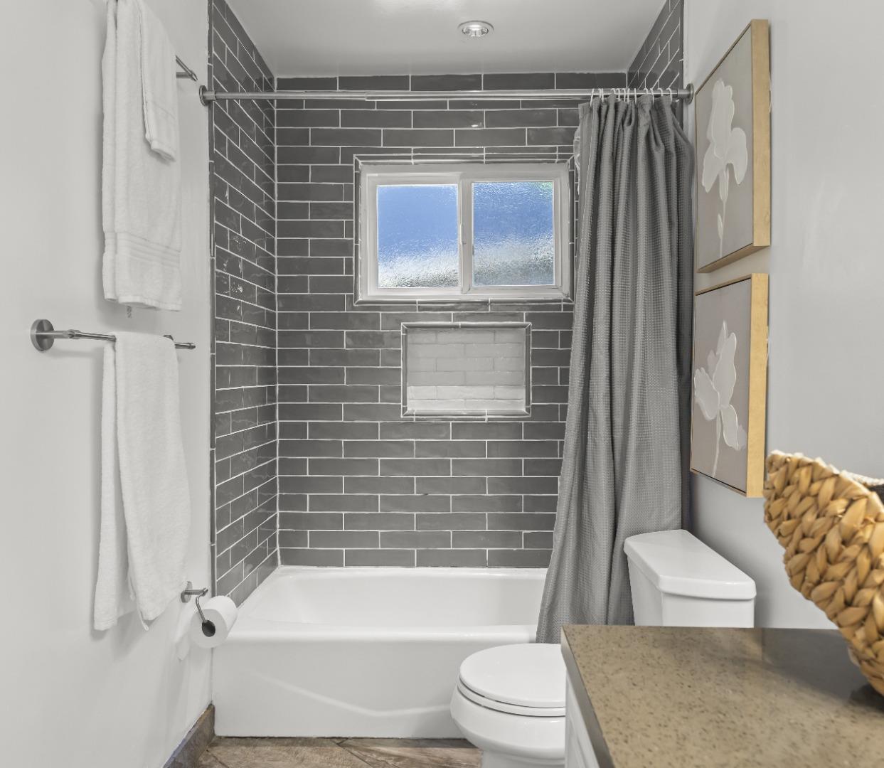 Detail Gallery Image 26 of 33 For 710 Woodcrest Ln, Monterey,  CA 93940 - 3 Beds | 2 Baths