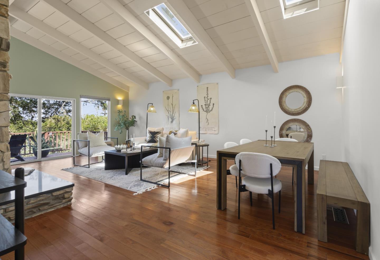 Detail Gallery Image 6 of 33 For 710 Woodcrest Ln, Monterey,  CA 93940 - 3 Beds | 2 Baths