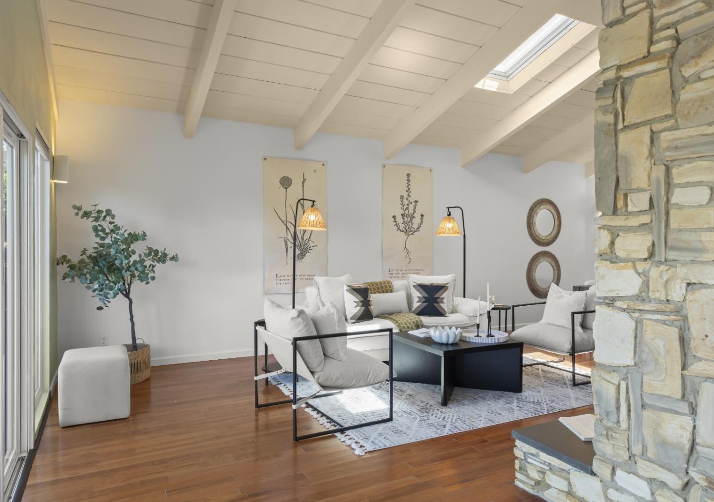 Detail Gallery Image 8 of 33 For 710 Woodcrest Ln, Monterey,  CA 93940 - 3 Beds | 2 Baths