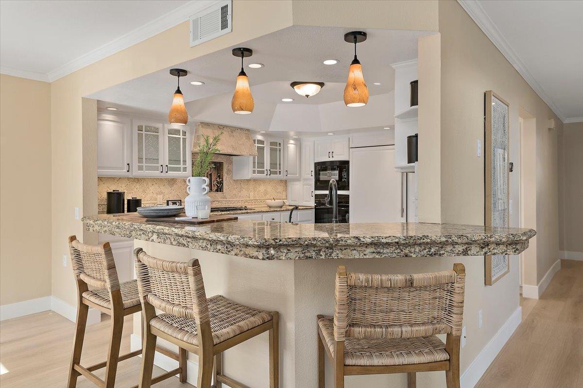 Detail Gallery Image 6 of 25 For 127 Puesta Del Sol, Los Gatos,  CA 95032 - 3 Beds | 2/1 Baths