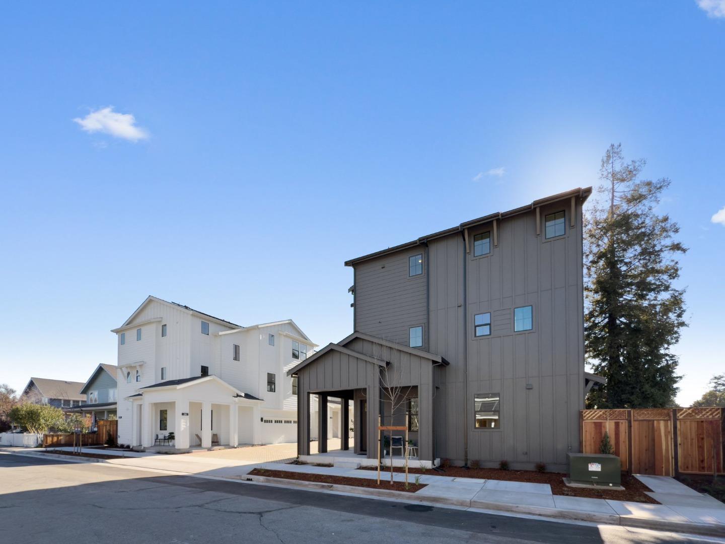 Detail Gallery Image 4 of 58 For 44 Sunnyside Ave, Campbell,  CA 95008 - 4 Beds | 3/1 Baths