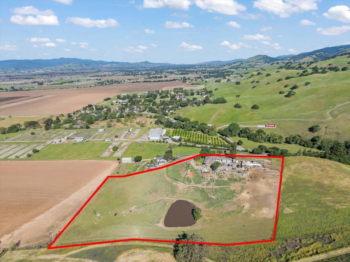 Detail Gallery Image 10 of 19 For 4180 Canada Rd, Gilroy,  CA 95020 - 3 Beds | 1/1 Baths