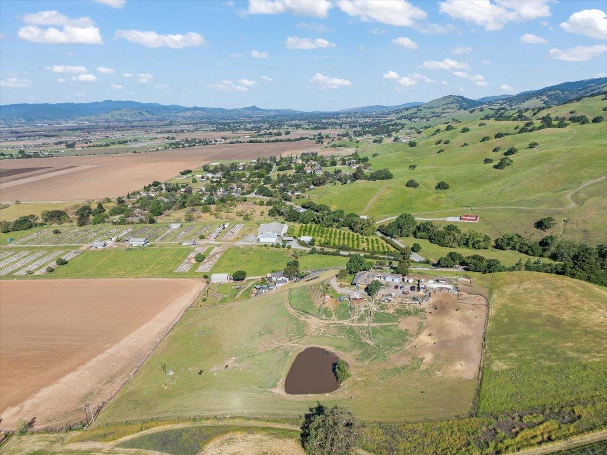 Detail Gallery Image 11 of 19 For 4180 Canada Rd, Gilroy,  CA 95020 - 3 Beds | 1/1 Baths