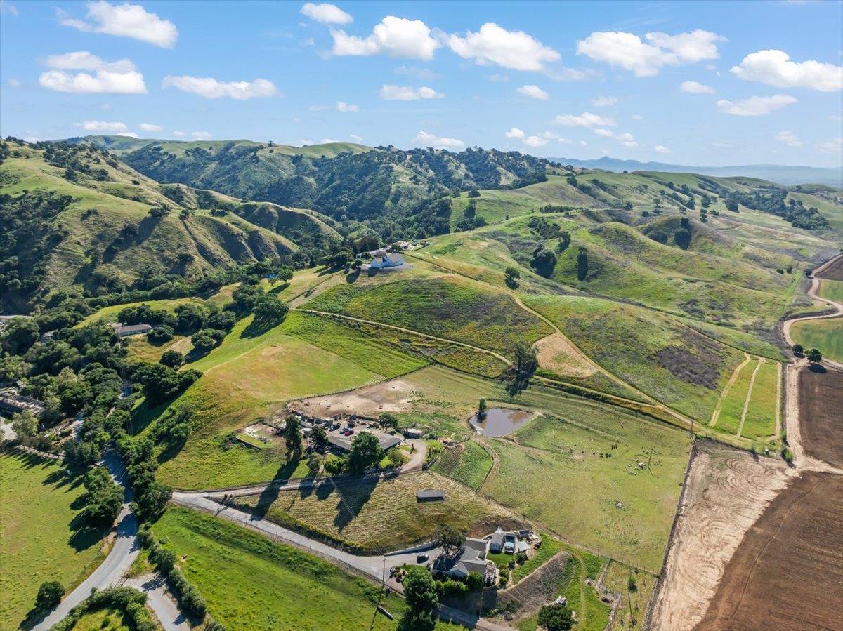 Detail Gallery Image 14 of 19 For 4180 Canada Rd, Gilroy,  CA 95020 - 3 Beds | 1/1 Baths