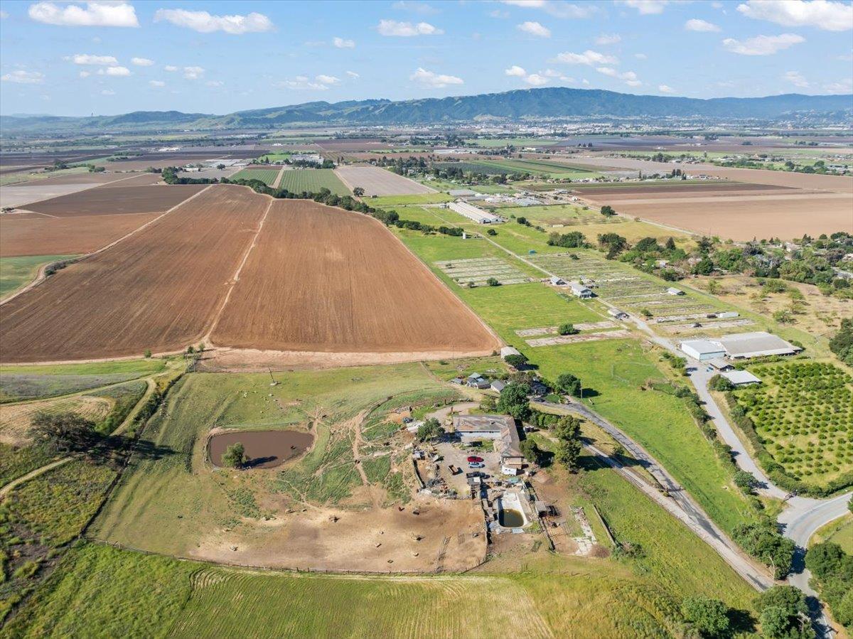 Detail Gallery Image 5 of 19 For 4180 Canada Rd, Gilroy,  CA 95020 - 3 Beds | 1/1 Baths