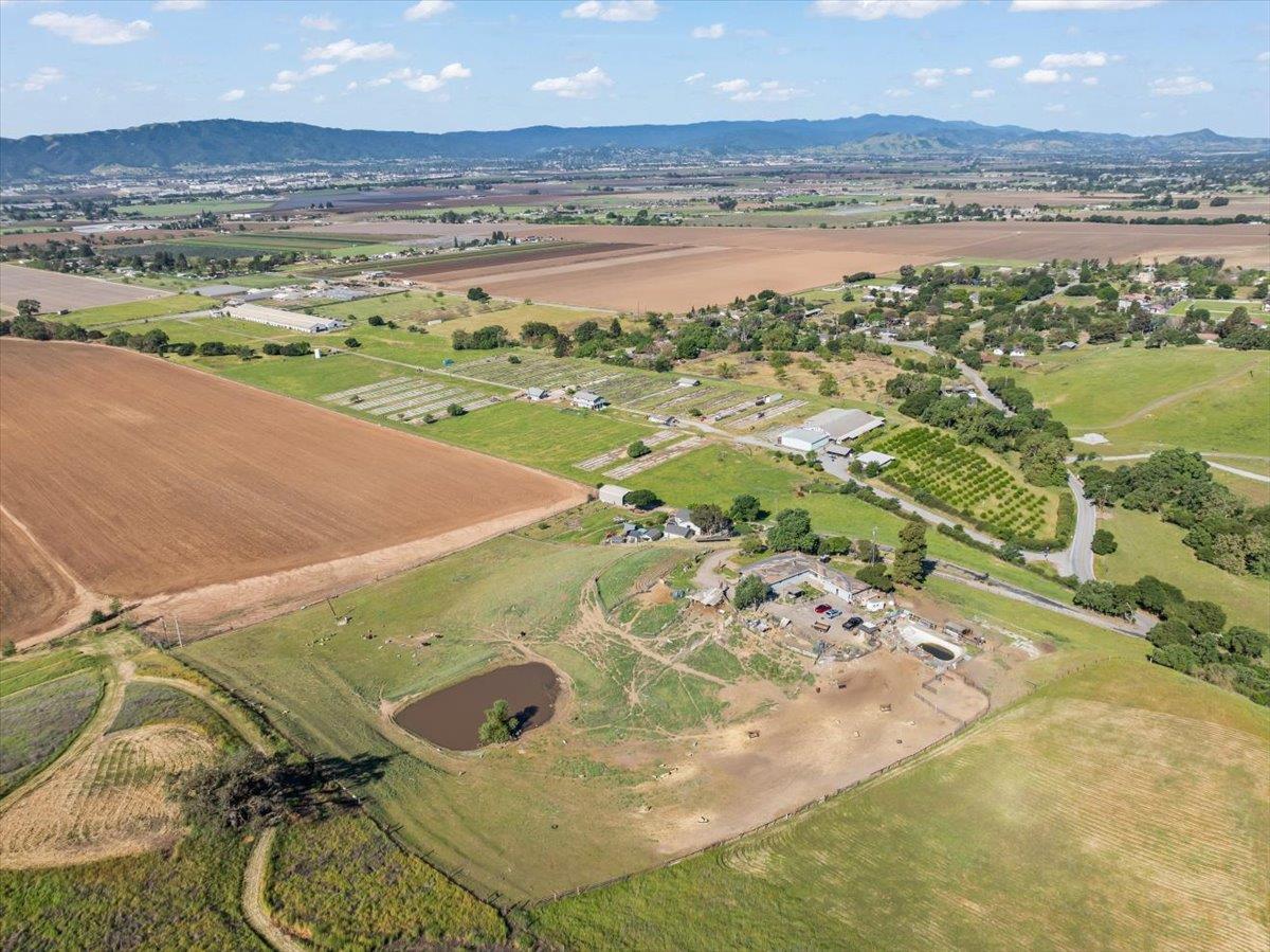 Detail Gallery Image 7 of 19 For 4180 Canada Rd, Gilroy,  CA 95020 - 3 Beds | 1/1 Baths