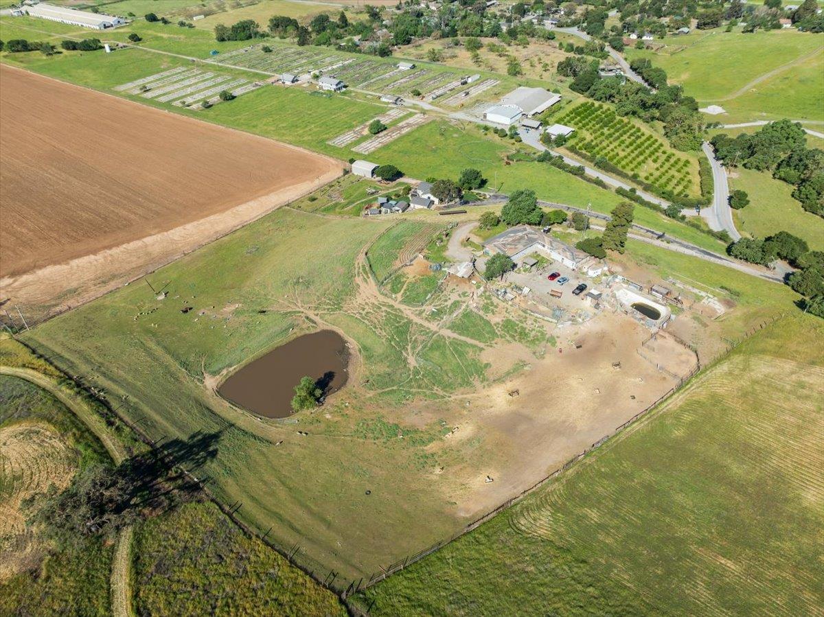 Detail Gallery Image 9 of 19 For 4180 Canada Rd, Gilroy,  CA 95020 - 3 Beds | 1/1 Baths