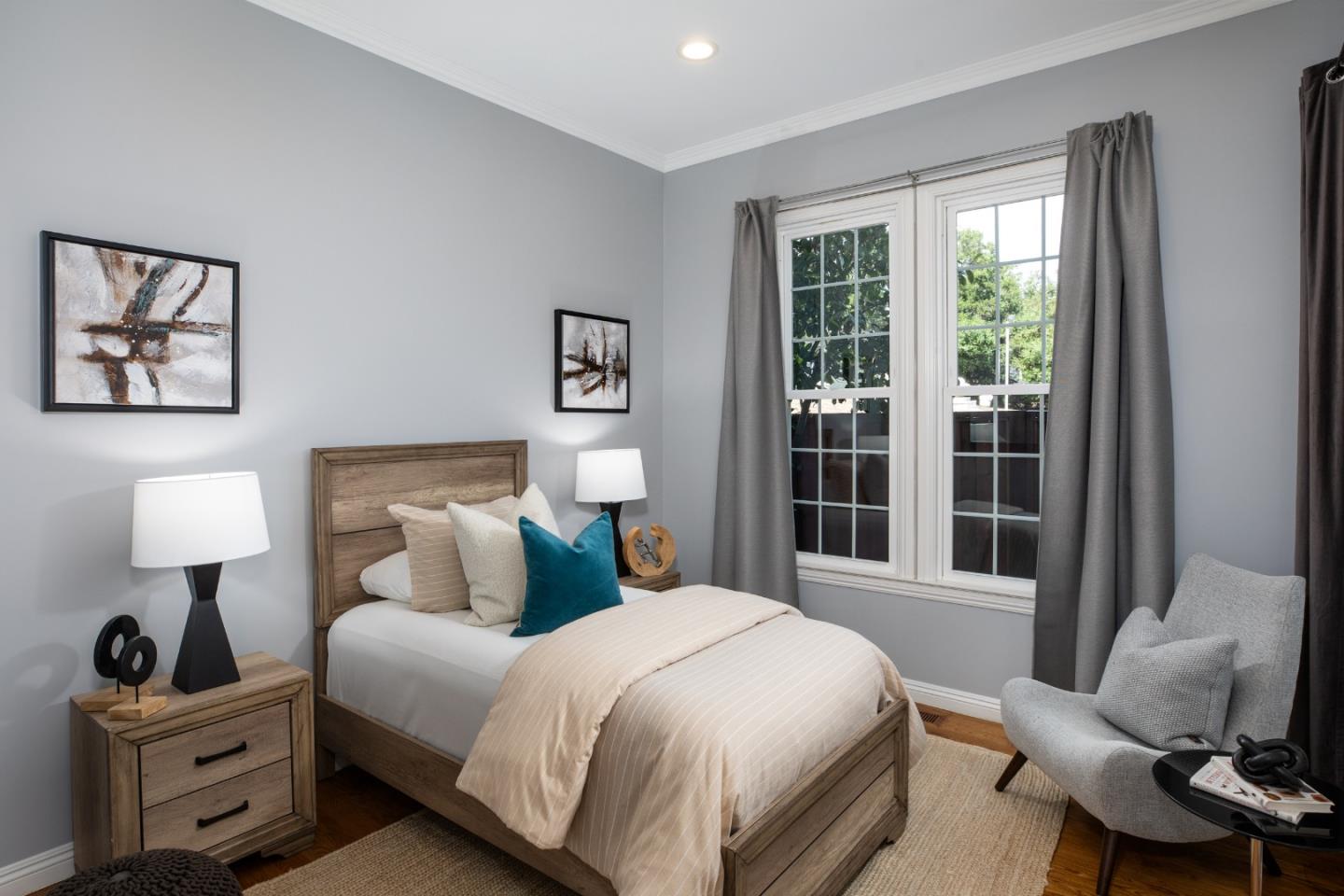 Detail Gallery Image 11 of 38 For 928-930 Scott St, Palo Alto,  CA 94301 - 4 Beds | 3 Baths