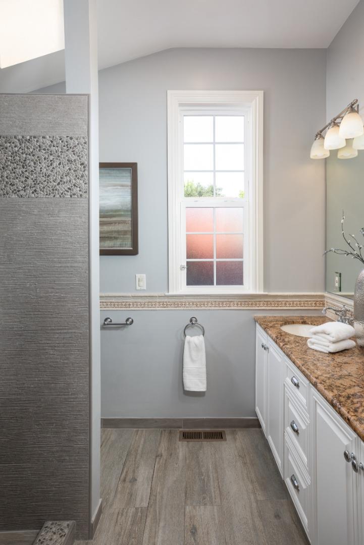 Detail Gallery Image 15 of 38 For 928-930 Scott St, Palo Alto,  CA 94301 - 4 Beds | 3 Baths