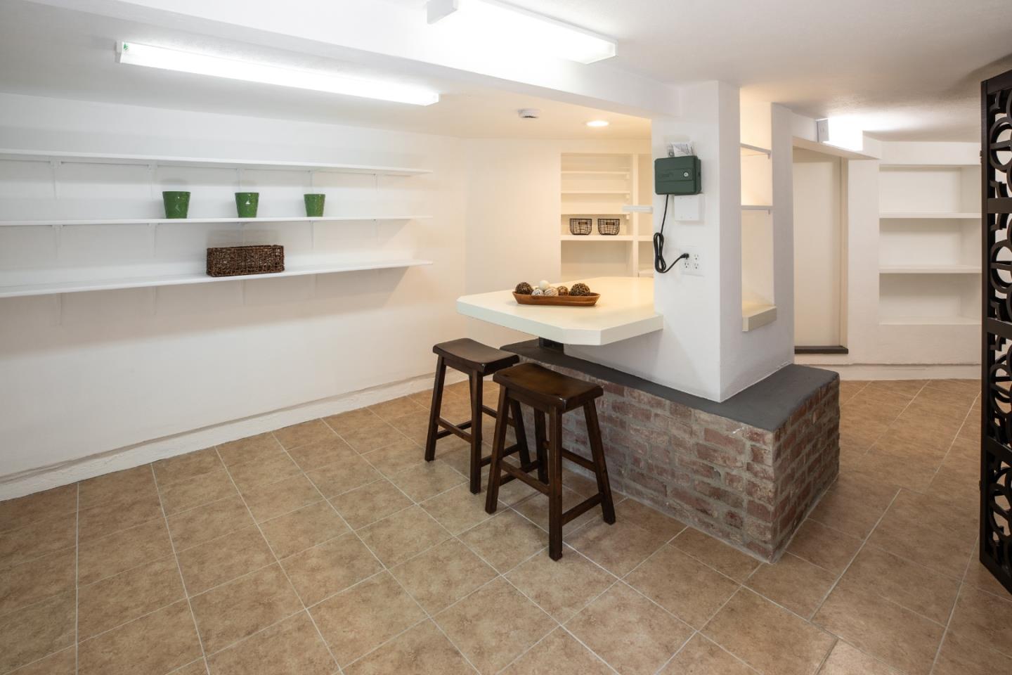 Detail Gallery Image 16 of 38 For 928-930 Scott St, Palo Alto,  CA 94301 - 4 Beds | 3 Baths