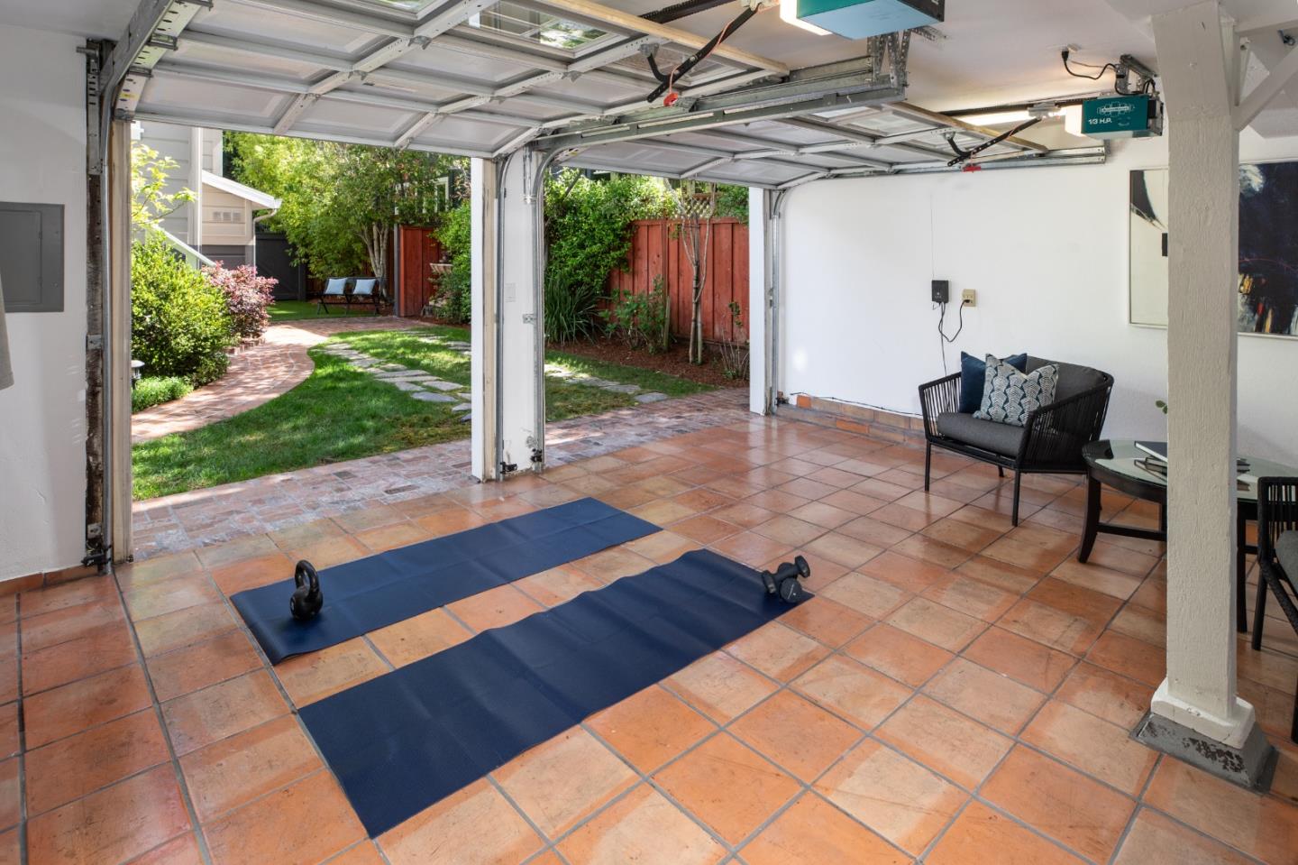 Detail Gallery Image 21 of 38 For 928-930 Scott St, Palo Alto,  CA 94301 - 4 Beds | 3 Baths