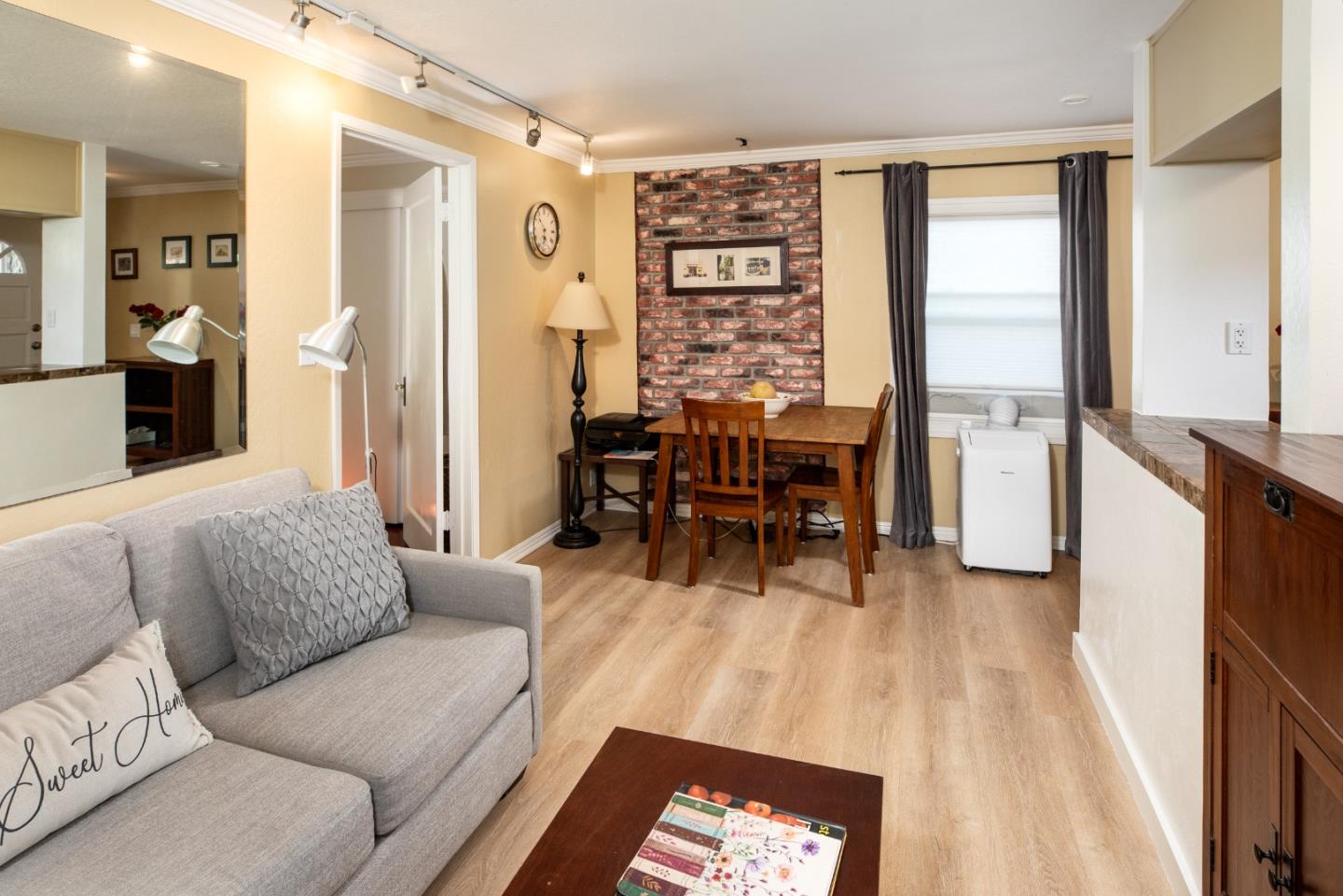 Detail Gallery Image 26 of 38 For 928-930 Scott St, Palo Alto,  CA 94301 - 4 Beds | 3 Baths