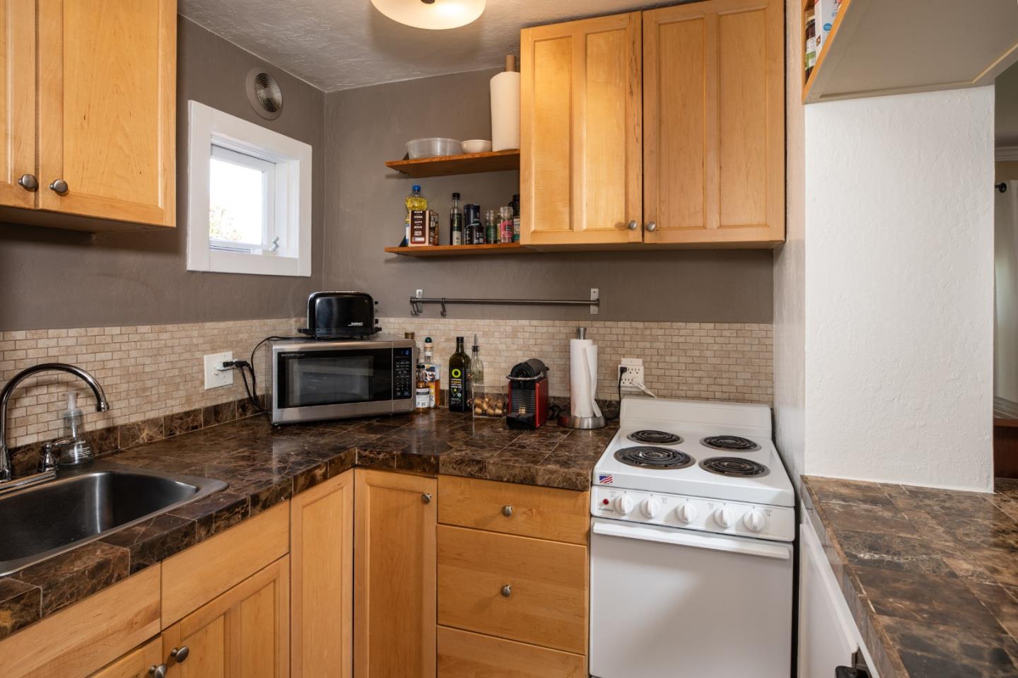 Detail Gallery Image 28 of 38 For 928-930 Scott St, Palo Alto,  CA 94301 - 4 Beds | 3 Baths