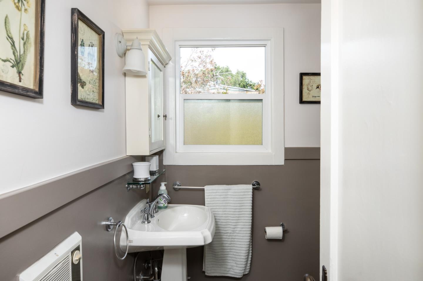 Detail Gallery Image 30 of 38 For 928-930 Scott St, Palo Alto,  CA 94301 - 4 Beds | 3 Baths