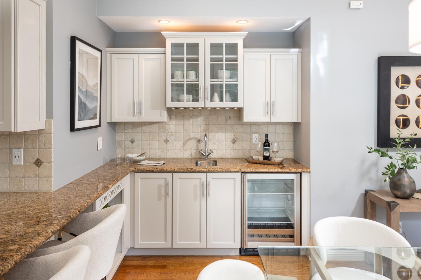 Detail Gallery Image 5 of 38 For 928-930 Scott St, Palo Alto,  CA 94301 - 4 Beds | 3 Baths