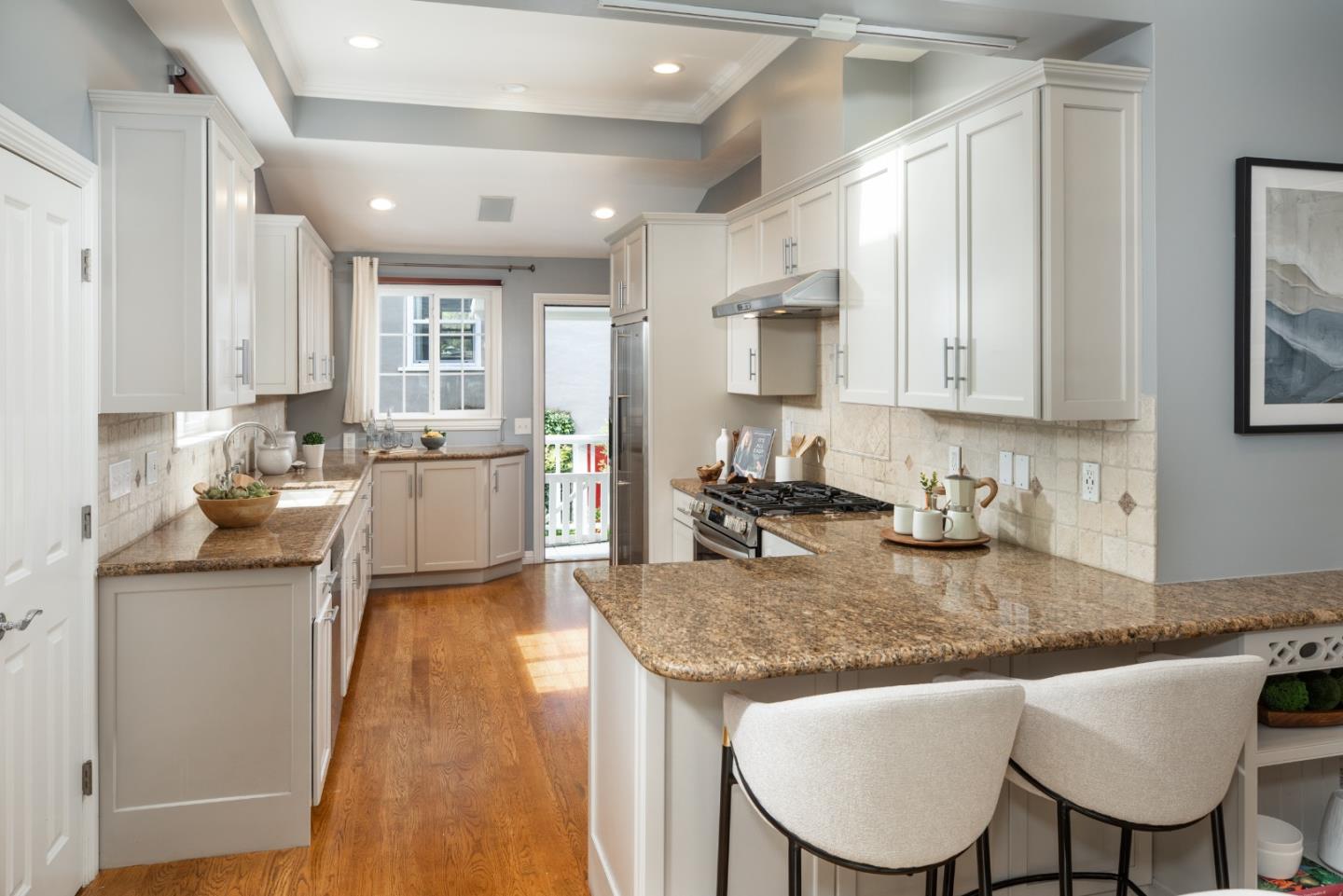 Detail Gallery Image 6 of 38 For 928-930 Scott St, Palo Alto,  CA 94301 - 4 Beds | 3 Baths