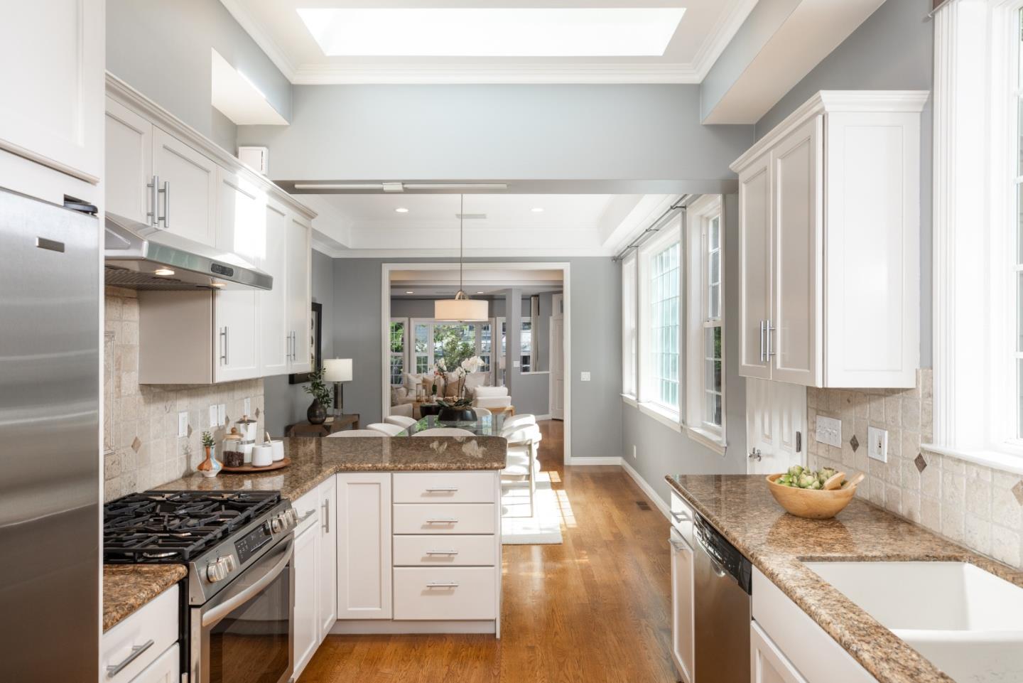 Detail Gallery Image 7 of 38 For 928-930 Scott St, Palo Alto,  CA 94301 - 4 Beds | 3 Baths