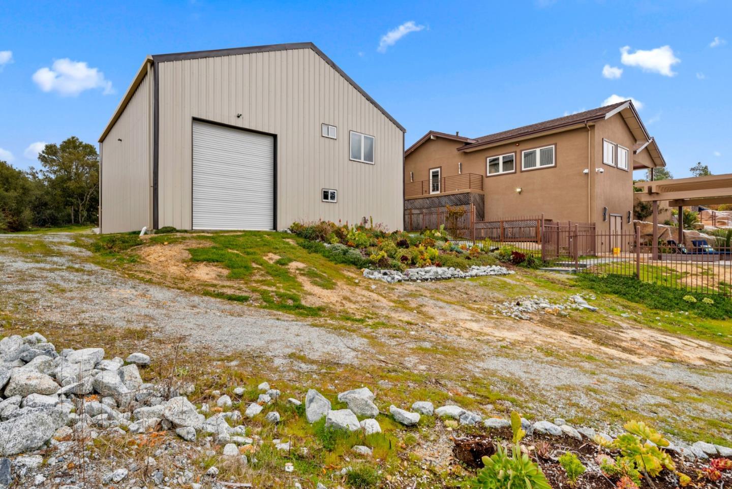 Detail Gallery Image 13 of 80 For 1061 Summit Rd, Watsonville,  CA 95076 - 3 Beds | 3 Baths