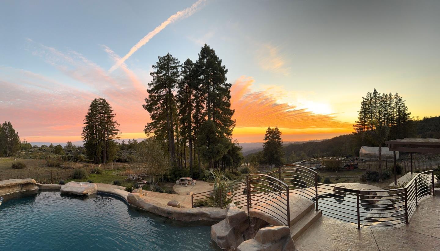 Detail Gallery Image 4 of 80 For 1061 Summit Rd, Watsonville,  CA 95076 - 3 Beds | 3 Baths