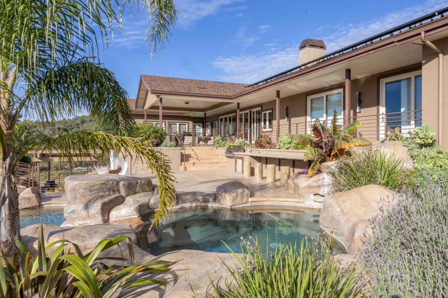 Detail Gallery Image 7 of 80 For 1061 Summit Rd, Watsonville,  CA 95076 - 3 Beds | 3 Baths