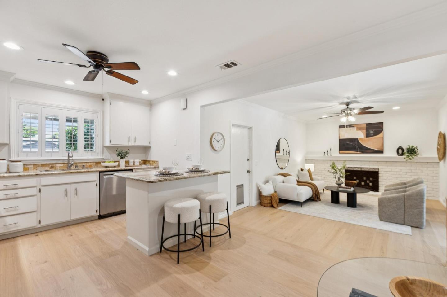 Detail Gallery Image 13 of 48 For 1243 Dorchester Ln, San Jose,  CA 95118 - 3 Beds | 2 Baths