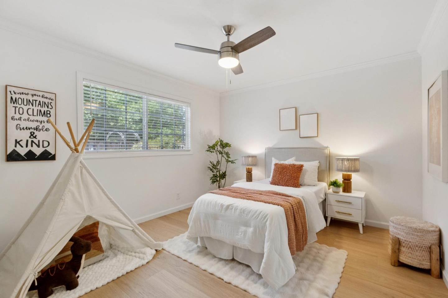 Detail Gallery Image 27 of 48 For 1243 Dorchester Ln, San Jose,  CA 95118 - 3 Beds | 2 Baths