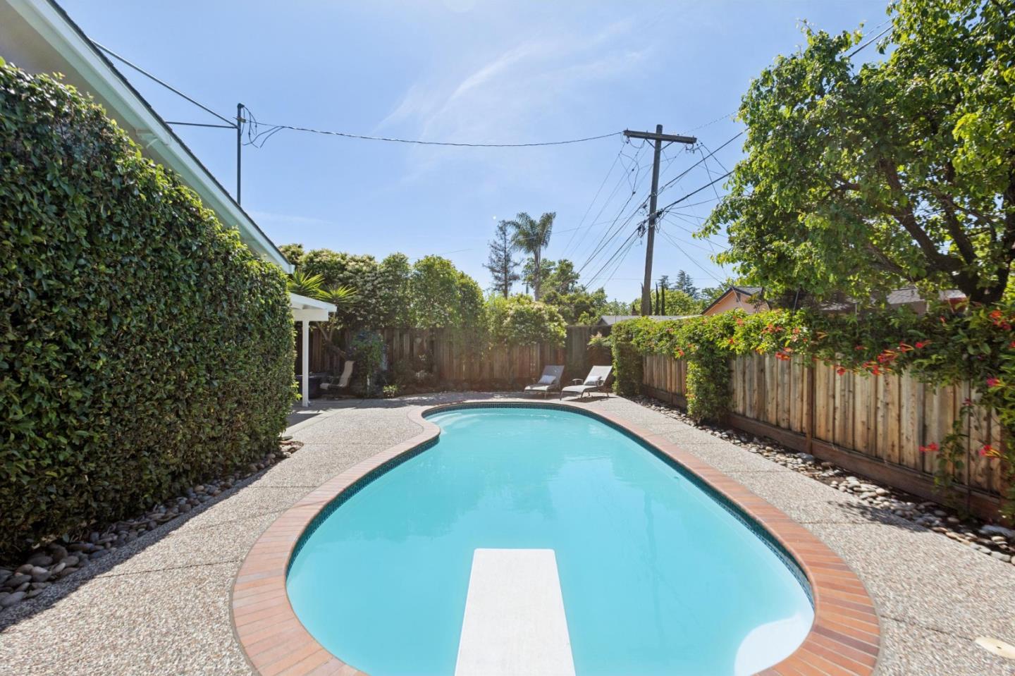 Detail Gallery Image 32 of 48 For 1243 Dorchester Ln, San Jose,  CA 95118 - 3 Beds | 2 Baths