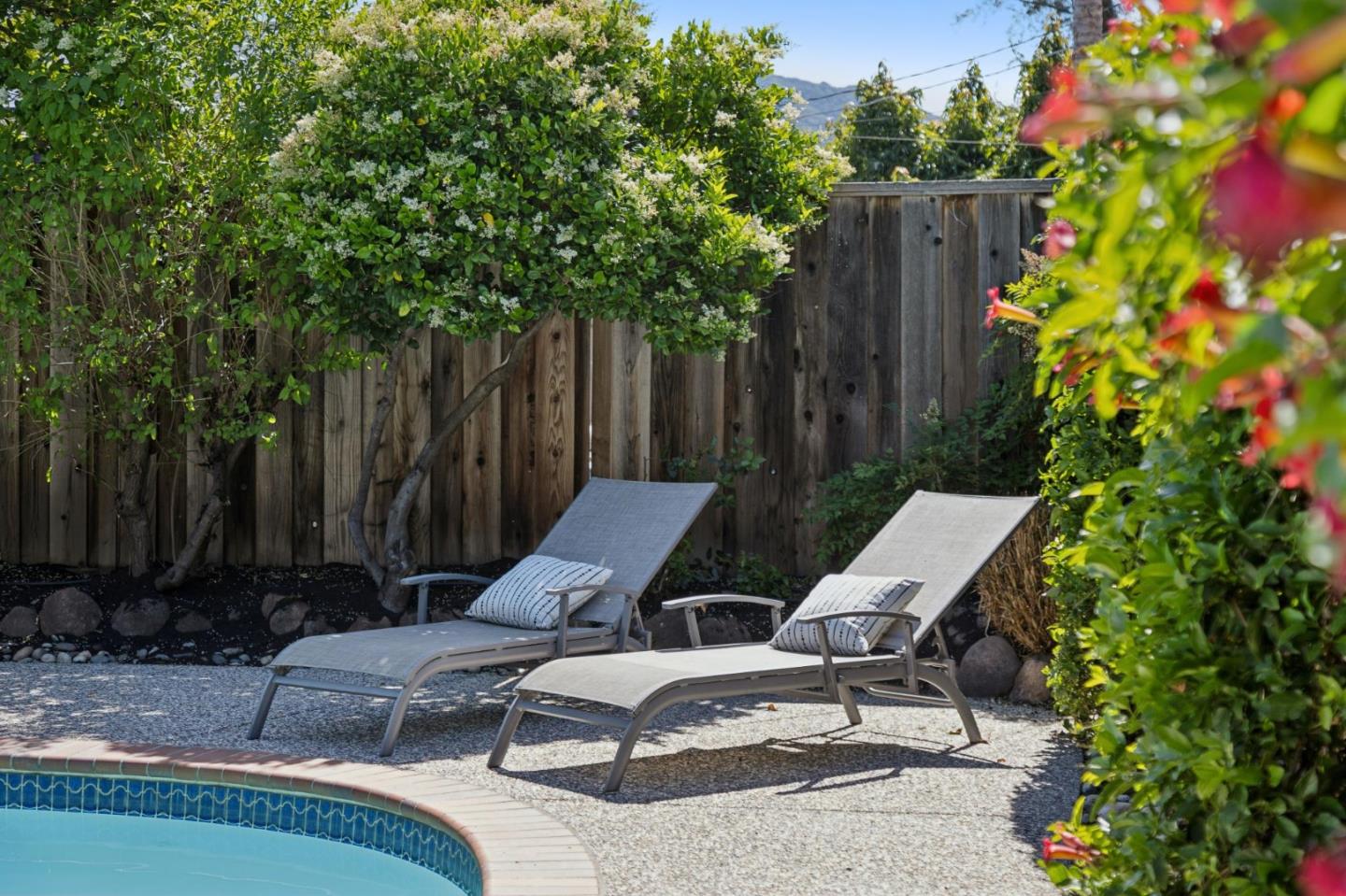 Detail Gallery Image 33 of 48 For 1243 Dorchester Ln, San Jose,  CA 95118 - 3 Beds | 2 Baths